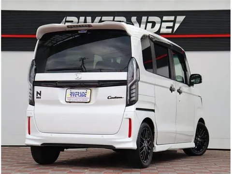 Honda N-BOX Custom