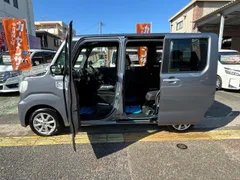 Toyota Pixis Mega