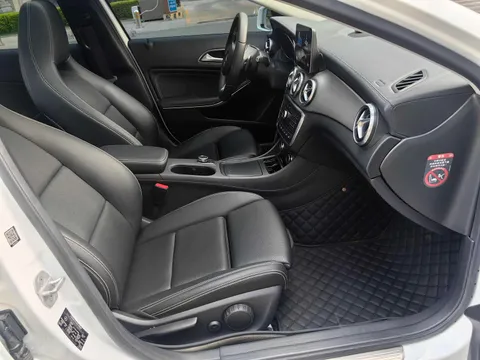 Mercedes-Benz Mercedes-Benz GLA