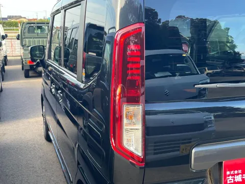 Suzuki Spacia Gear