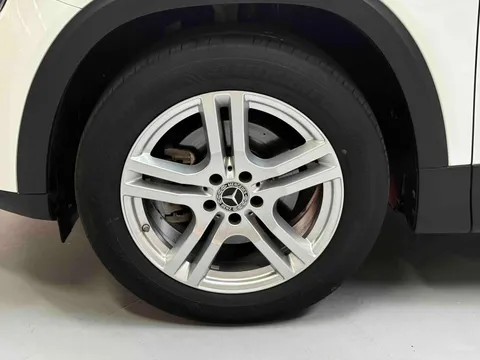 Mercedes-Benz Mercedes-Benz GLB