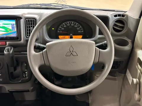Mitsubishi Minicab Van
