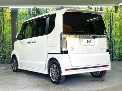 Honda N-BOX Custom