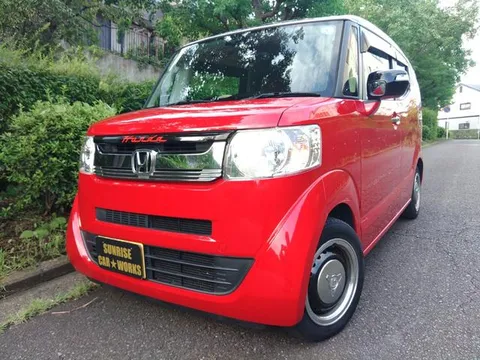 Honda N-BOX Slash