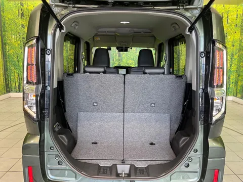 Suzuki Spacia Custom