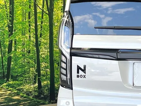 Honda N-BOX Custom