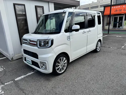 Toyota Pixis Mega