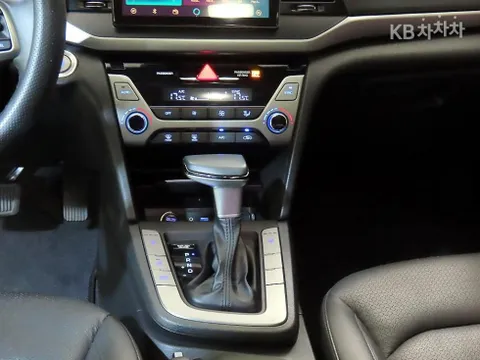Hyundai Elantra (Avante)