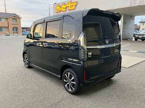 Honda N-BOX Custom