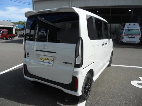 Honda N-BOX Custom