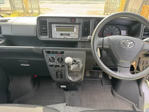 Toyota Pixis Van