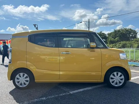 Honda N-BOX Slash