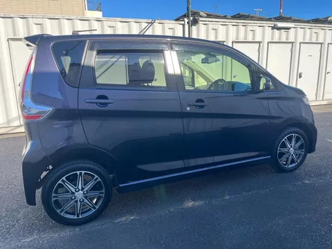 Mitsubishi eK Custom
