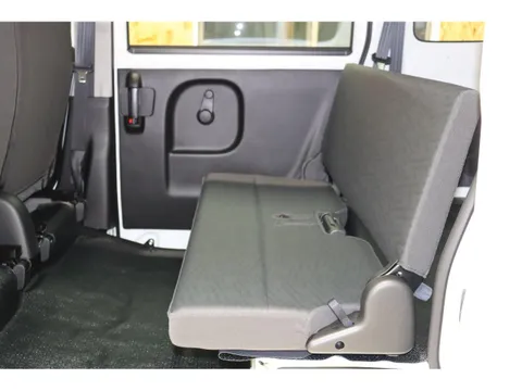 Nissan Clipper Van