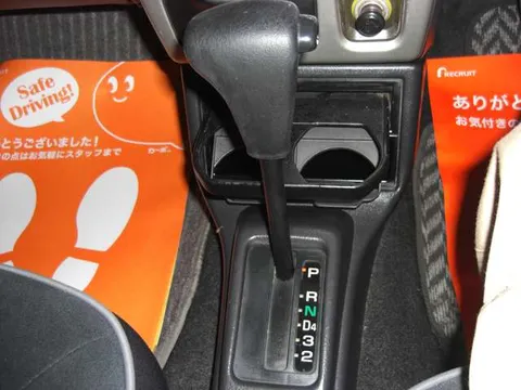 Daihatsu Mira Gino