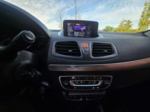 Renault SM3
