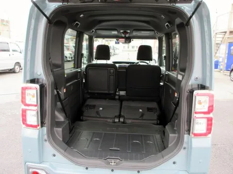 Toyota Pixis Mega