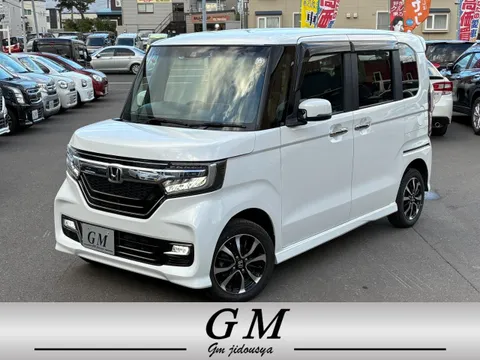 Honda N-BOX Custom