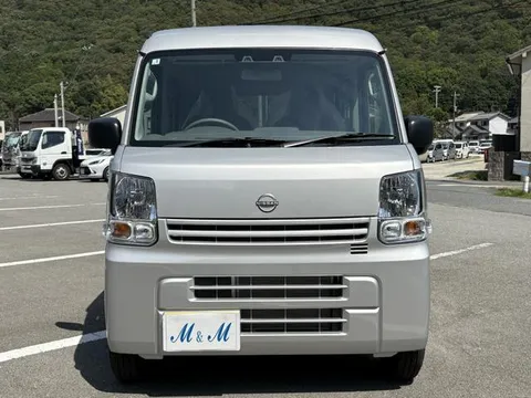Nissan Clipper Van