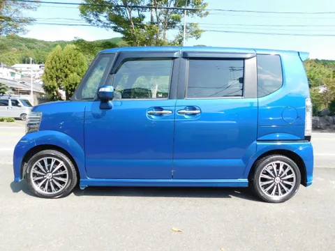 Honda N-BOX Custom
