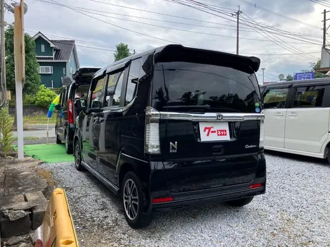 Honda N-BOX Custom