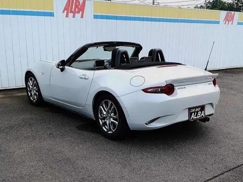Mazda MX-5 (Roadster)