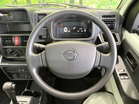Nissan Clipper Truck