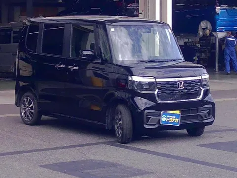 Honda N-BOX Custom