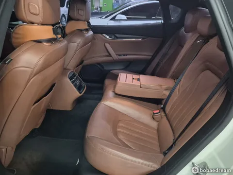 Maserati Quattroporte