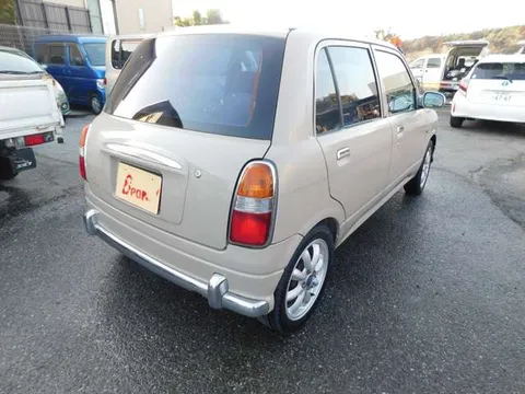 Daihatsu Mira Gino