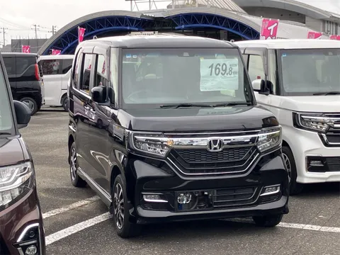 Honda N-BOX Custom