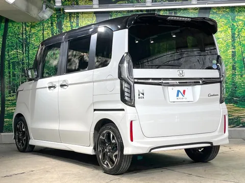 Honda N-BOX Custom