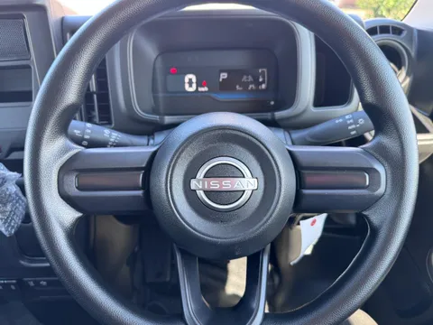 Nissan Clipper Van