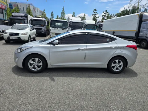 Hyundai Elantra (Avante)