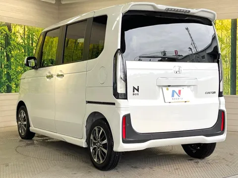Honda N-BOX Custom