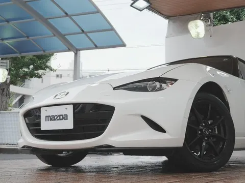 Mazda MX-5 (Roadster)