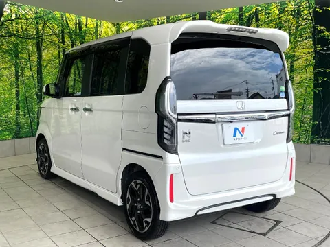 Honda N-BOX Custom
