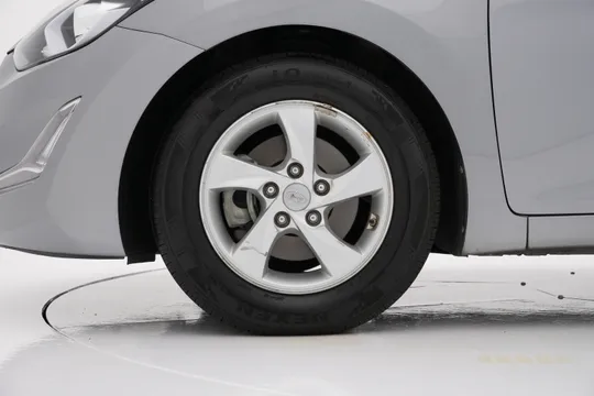 Hyundai Elantra (Avante)