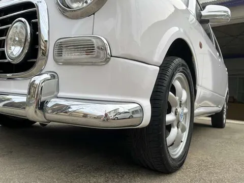 Daihatsu Mira Gino