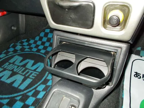 Daihatsu Mira Gino