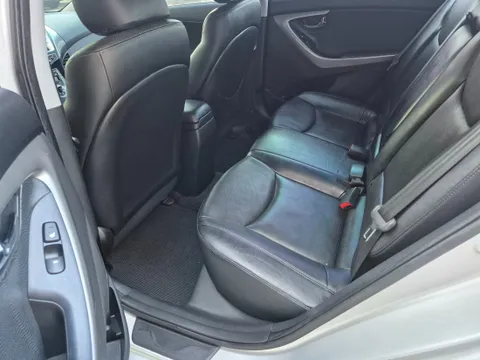 Hyundai Elantra (Avante)