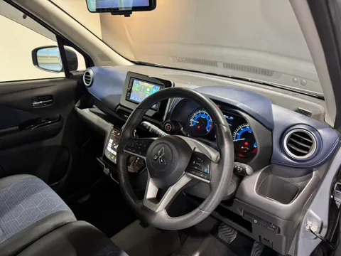 Mitsubishi eK X