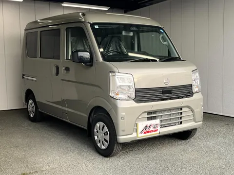 Nissan Clipper Van