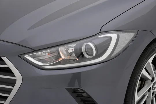Hyundai Elantra (Avante)