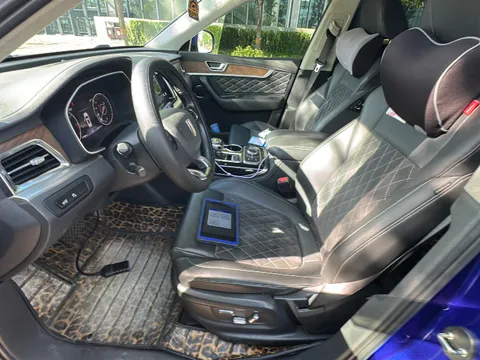 Hongqi HS7