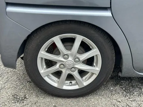 Toyota Pixis Mega