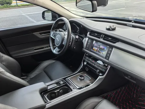 Jaguar XFL
