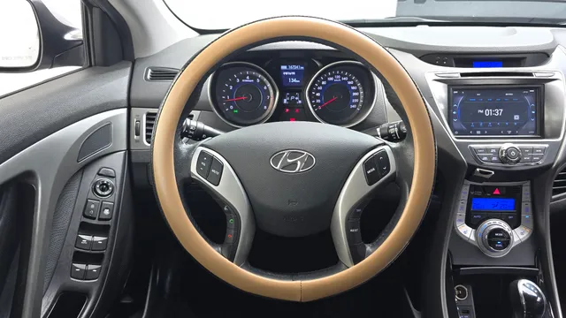Hyundai Elantra (Avante)