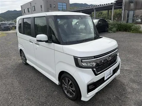 Honda N-BOX Custom
