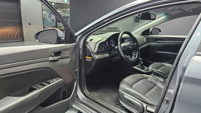 Hyundai Elantra (Avante)